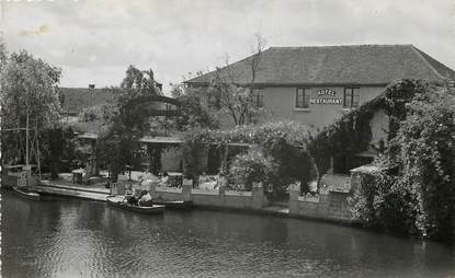 CPSM FRANCE 27 "Garennes, la rive rustique"