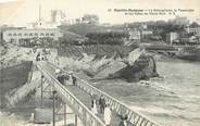 64 PyrÉnÉe Atlantique / CPA FRANCE 64 "Biarritz, Le sémaphore, la passerelle et les villas du vieux port" / BIARRITZ MODERNE