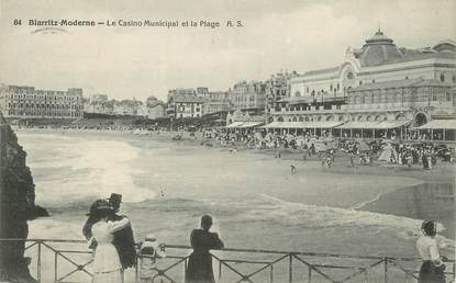 / CPA FRANCE 64 "Biarritz, le casino municipal et la plage" / BIARRITZ MODERNE