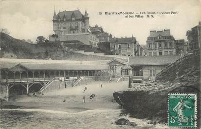 / CPA FRANCE 64 "Biarritz, les bains du vieux port et les villas" / BIARRITZ MODERNE