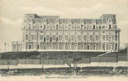 / CPA FRANCE 64 "Biarritz, hôtel du palais" / BIARRITZ ARTISTIQUE