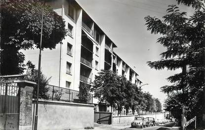 / CPSM FRANCE 92 "Suresnes, rue des Carrières"