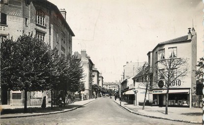 / CPSM FRANCE 92 "Suresnes, avenue Jean Jaurès"