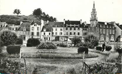 / CPSM FRANCE 22 "Binic, le jardin public et le quai de Courcy"