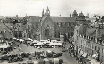 / CPSM FRANCE 22 "Saint Brieuc, place de la Grille et l'Abside de la Cathédrale"