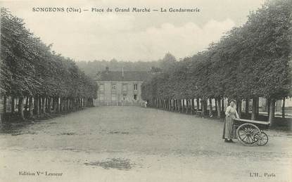 / CPA FRANCE 60 "Songeons, place du grand marché, la gendarmerie"