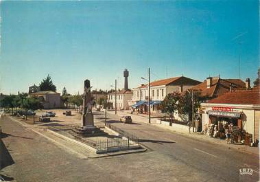 / CPSM FRANCE 33 "Lacanau Médoc, le centre et l'avenue principale"