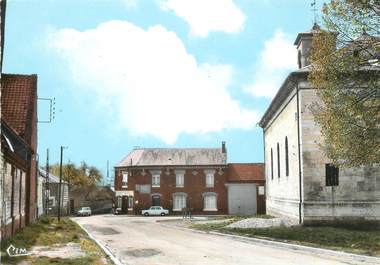 / CPSM FRANCE 80 "Vaux sur Somme, place de l'église"