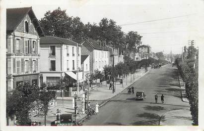 / CPSM FRANCE 77 "Melun, avenue Thiers"