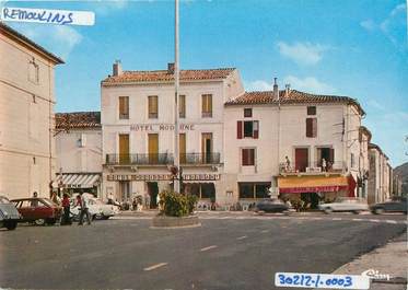 / CPSM FRANCE 30 "Remoulins, place des grands jours"