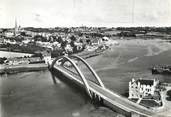 22 Cote D'armor  / CPSM FRANCE 22 "Tréguier, le pont Canada et vue générale"