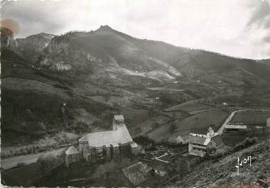  / CPSM FRANCE 64 "Saint Engrace,l'église, le village et le pic Utéïa"