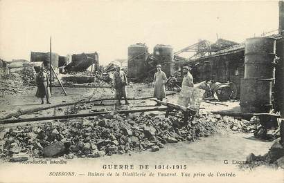 CPA FRANCE 02 "Soissons, ruines de la distillerie de Vauxrot, vue prise de l'entrée"