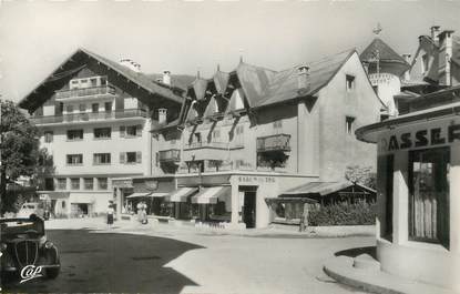  / CPSM FRANCE 74 "Megève, place de l'hôtel de ville et le Cintra"