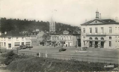  / CPSM FRANCE 76 "Lillebonne, la place de l'hôtel de ville et la poste"