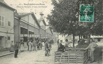  / CPA FRANCE 76 "Neufchâtel en Bray, place du Marquis, le jour du marché"