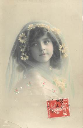 CPA ENFANT "Petite fille et son voile de fleurs"