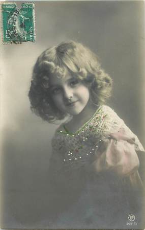 CPA  ENFANT  "Petite fille souriante"