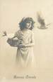 Enfant CPA  ENFANT    "Petite fille aux colombes"