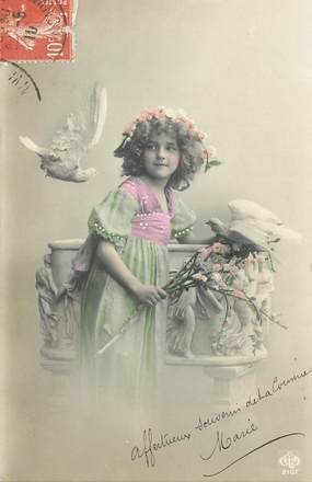    CPA   ENFANT  "Petite fille aux colombes "