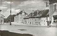 01 Ain / CPSM FRANCE 01 "Gex, place du Faubourg et le groupe scolaire"