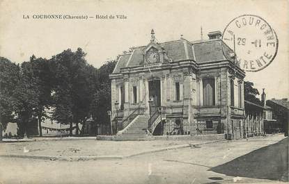 CPA FRANCE 16 "La Couronne, Hotel de ville"