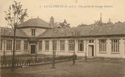 / CPA FRANCE 71 "La Clayette, une partie du groupe scolaire"
