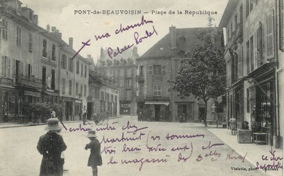 / CPA FRANCE 38 "Pont de Beauvoisin, Place de la République "