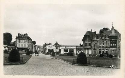 / CPSM FRANCE 27 "Louviers, Place Ernest Thorel"