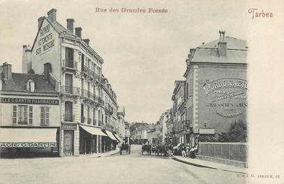 / CPA FRANCE 65 "Tarbes, rue des grandes fossés"