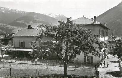 / CPSM FRANCE 73 "Bourg Saint Maurice, l'école libre"