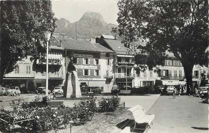 / CPSM FRANCE 73 "Moutiers, le square de la liberté et le monument de la résistance"