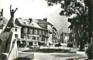 73 Savoie / CPSM FRANCE 73 "Moutiers, square de la liberté"