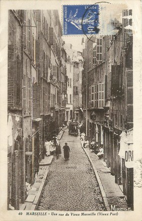 / CPA FRANCE 13 "Marseille, une rue du vieux Marseille"