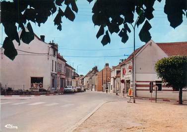 / CPSM FRANCE 78 "Freneuse, la place Julie Guenard"