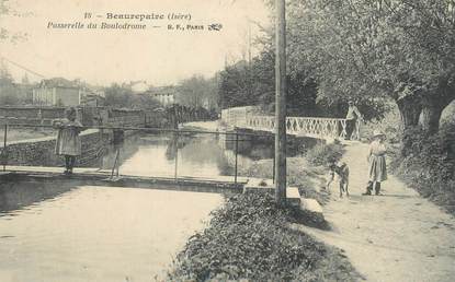 / CPA FRANCE 38 "Beaurepaire, passerelle du boulodrome "