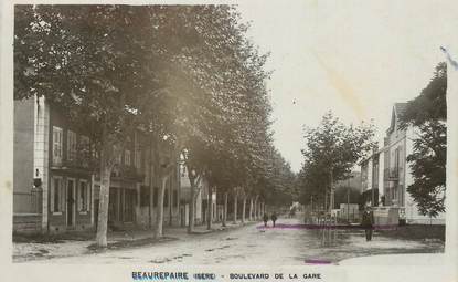 / CPSM FRANCE 38 "Beaurepaire, Bld de la gare"