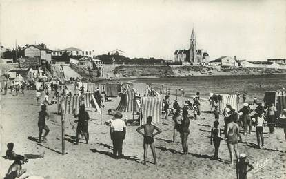 / CPSM FRANCE 34 "Sète, la plage de la Corniche et la chapelle" / VOLLEY