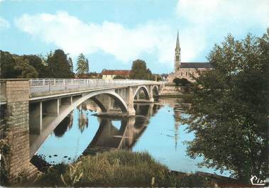 / CPSM FRANCE 86 "Saint Martin la Rivière, le pont et l'église"