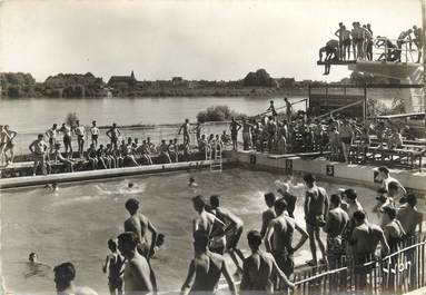 / CPSM FRANCE 45 "Orléans, la piscine"