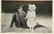 56 Morbihan CPSM FRANCE 56 "Pont Aven, Le Barde Cueff et sa fille Annick"