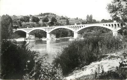 / CPSM FRANCE 01 "Priay, le pont sur la rivière d'Ain"
