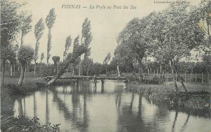 / CPA FRANCE 01 "Vonnas, la Veyle au pont des Iles"