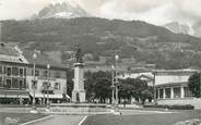 74 Haute Savoie / CPSM FRANCE 74 "Sallanches, la place, le coteau de Saint Roch et les quatres têtes"