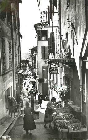 / CPSM FRANCE 83 "Hyères, une vieille rue"