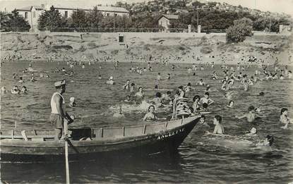 / CPSM FRANCE 83 "La Seyne sur Mer, Le Lazaret, la Baignade"