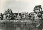 55 Meuse / CPSM FRANCE 55 "Verdun, la quai de Londres et le monument de la Victoire"