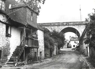 / CPSM FRANCE 56 "Auray Saint Goustan, rue Philippe Vannier"