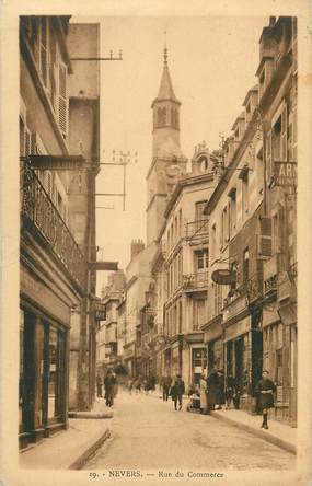 / CPA FRANCE 58 "Nevers, rue du commerce"
