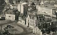 58 Nievre / CPSM FRANCE 58 "Nevers, place Carnot, caisse d'Epargne et la poste" / CE / BANQUE